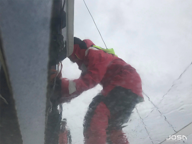 雨の中練習中